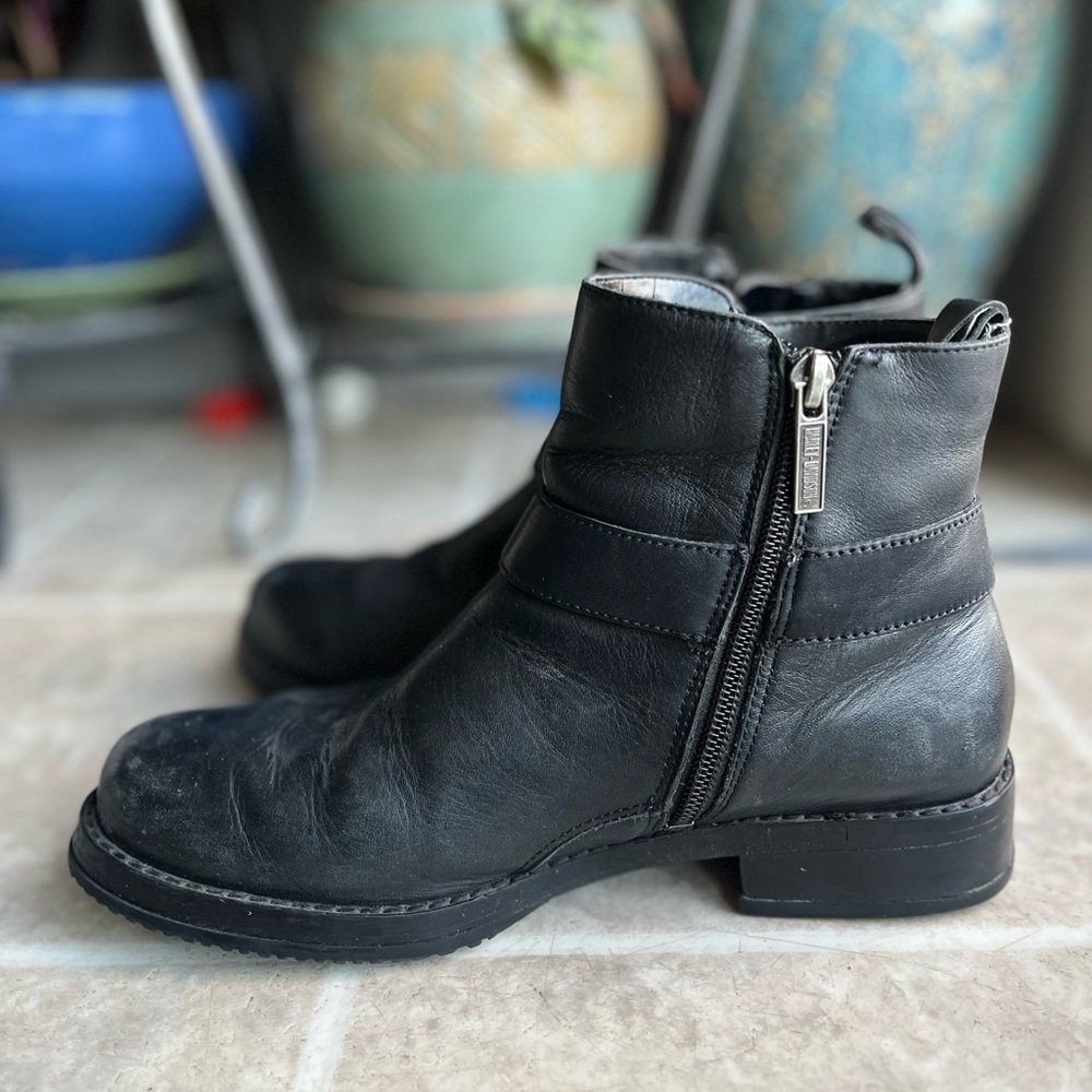 Harley Davidson ankle leather boots with side zipper. Size 7 1/2. - Picture 8 of 15